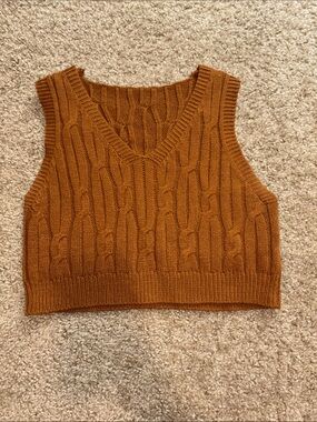 Cable Knit V-Neck Cropped Sweater Vest - Rust